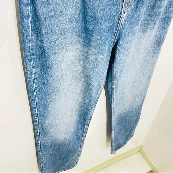 NWT Reformation Cynthia Belted High Rise Straight Jeans in Kama Medium Wash - Picture 5 of 7